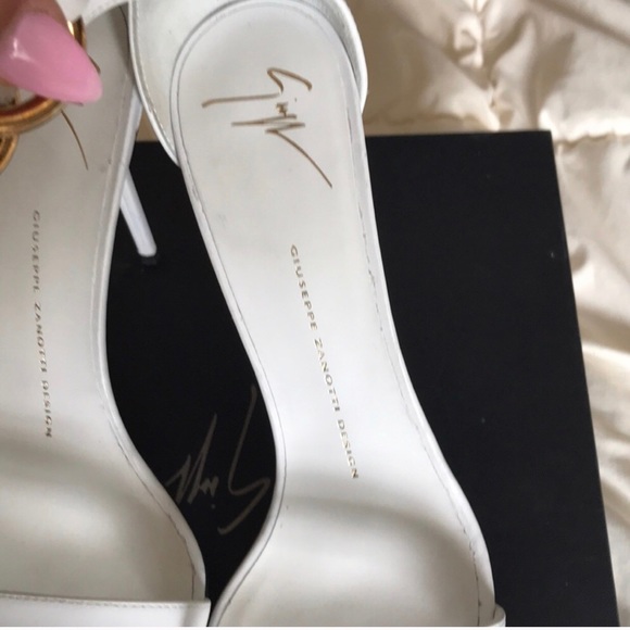 Authentic Giuseppe Zanotti Bianco GoldLink Sandals - Picture 5 of 8